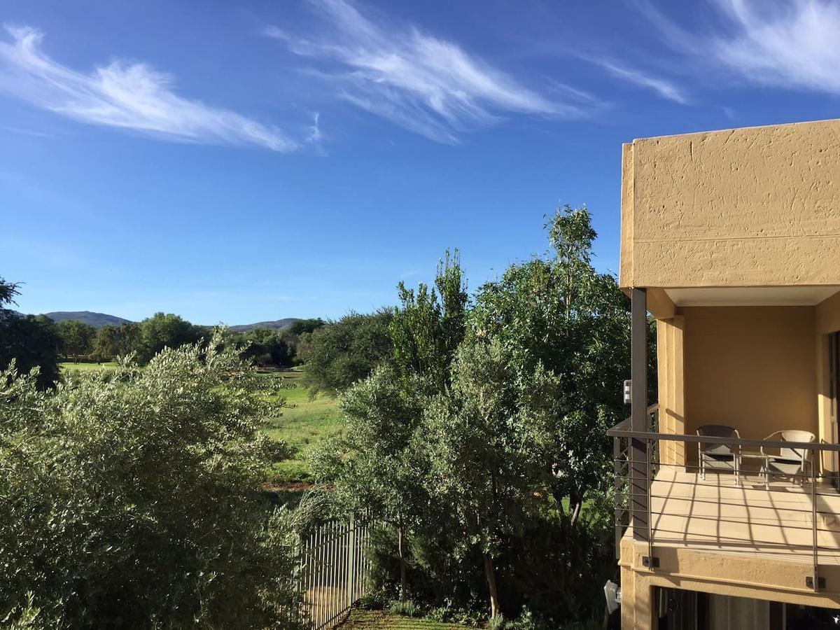 Beautiful Studio! Modern, Secure,Comfy Stay In Windhoek Golf Estate Bagian luar foto