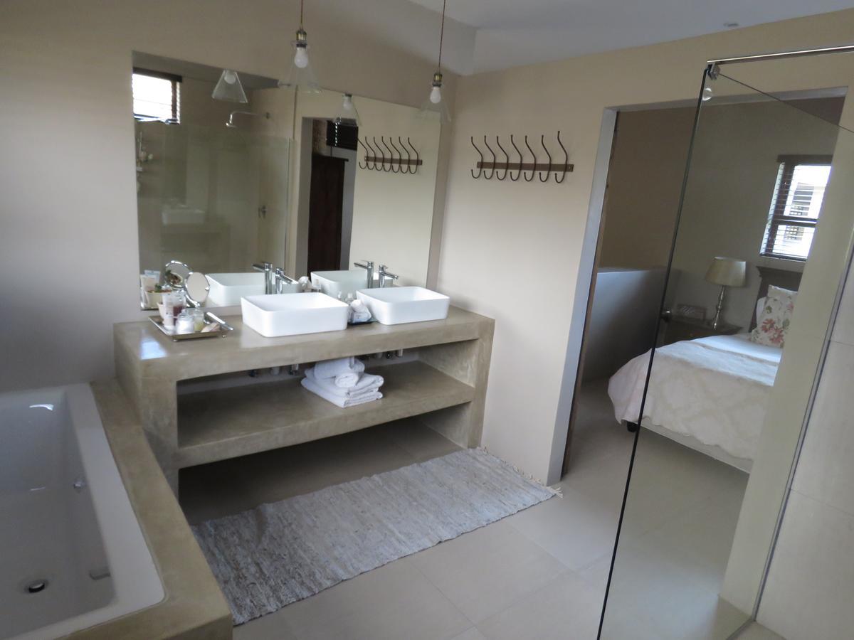 Beautiful Studio! Modern, Secure,Comfy Stay In Windhoek Golf Estate Bagian luar foto