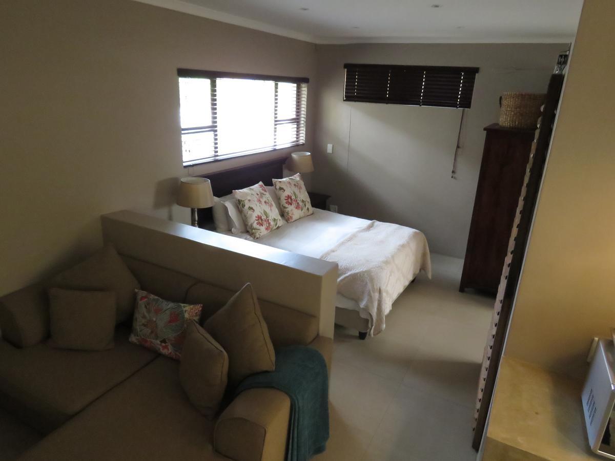 Beautiful Studio! Modern, Secure,Comfy Stay In Windhoek Golf Estate Bagian luar foto